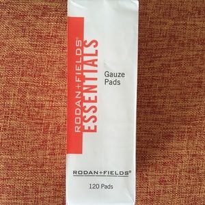 RODAN + FIELDS ESSENTIALS GAUZE PADS